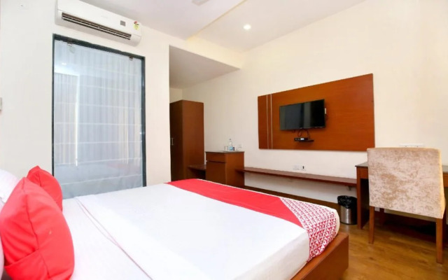 Hotel Lrc By OYO Rooms