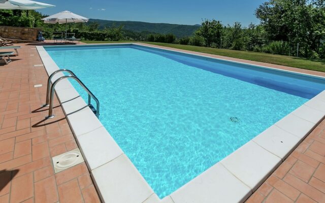 Modern Farmhouse in Ficulle with Swimming Pool