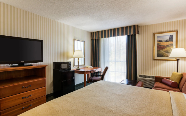 Quality Inn Near Joint Base Andrews - Washington Area