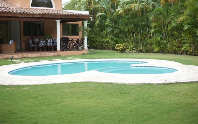 Villa Aurora Juan Dolio GuavaBerry