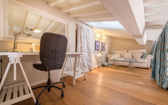 Classic Terrace Santo Spirito