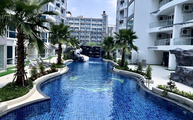 Luxury Apartments in Grand Avenue