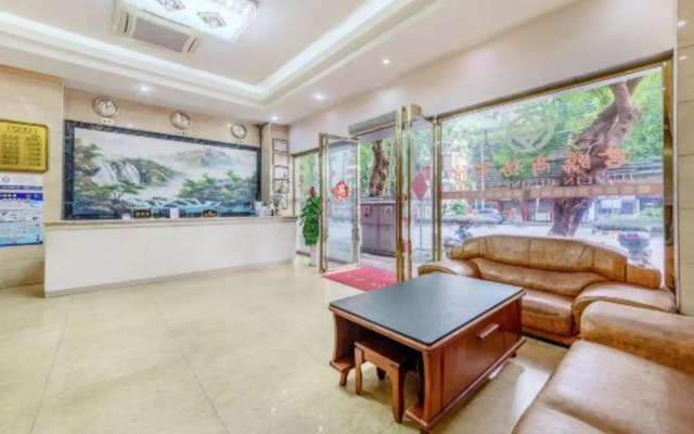 Yunfu Junlin Hotel