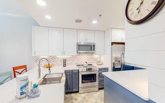 Tops'l Beach Manor C-804