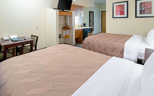 Quality Inn & Suites Robbinsville