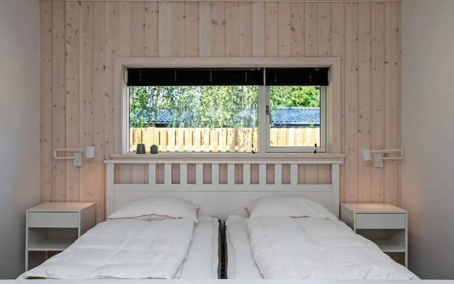 8 Person Holiday Home in Vaeggerlose