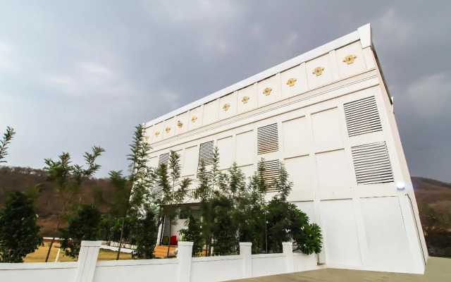 Sanvi Resort by OYO Rooms
