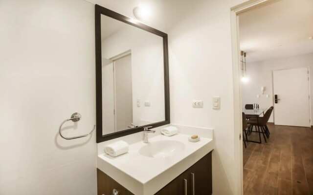 w Upscale 2BR in Miraflores