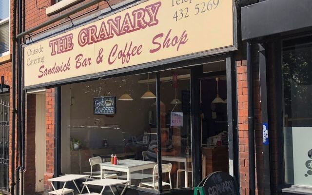 Cosy And Family Friendly Home In Greater Manchester