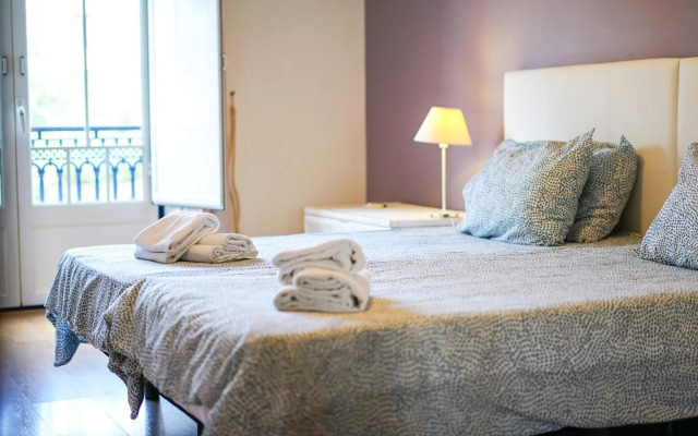 Oura Sunrise II Apartment by Stay-ici, Algarve Holiday Rental