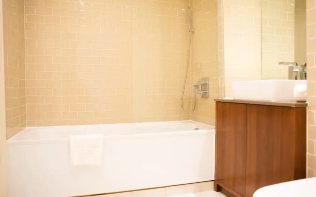 Lincoln Plaza Serviced Apartments Canary Wharf by TheSquare