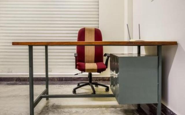 Flagship 74477 Divine Inn Hotel