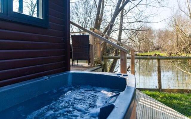 Fairwood Lakes Holiday Park