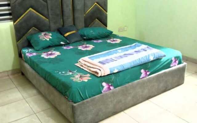 Royal Suites & Apartments