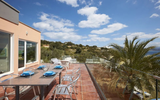 Longobardi Sea Front Villa Chania Greece
