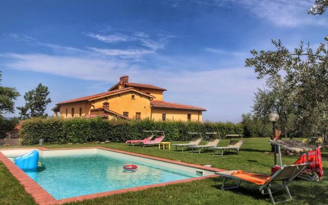 Beautiful Pool Villa in Tuscany