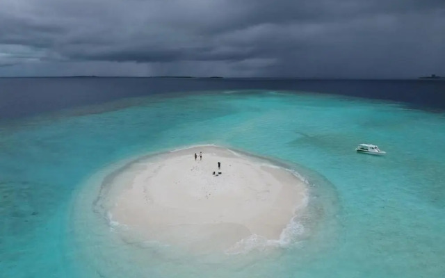 String Wave Maldives