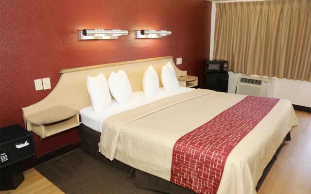 Red Roof Inn Enfield