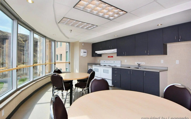 Residence & Conference Centre - Kamloops