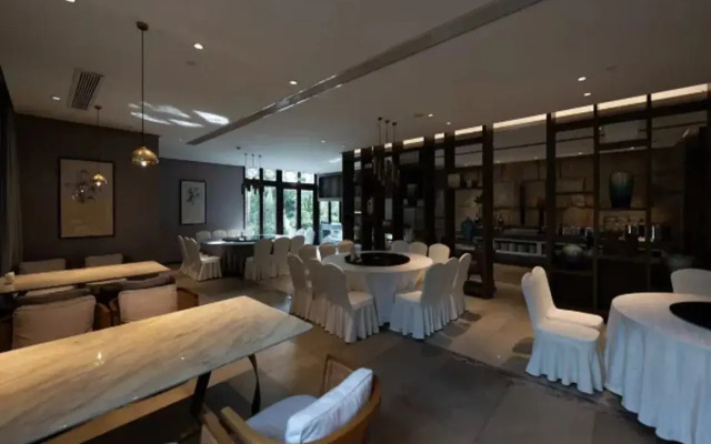 Deqing Shenghua Lakeside  SSAW Garden Hotel