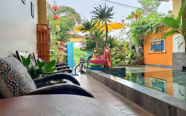 Golden Walls Homestay