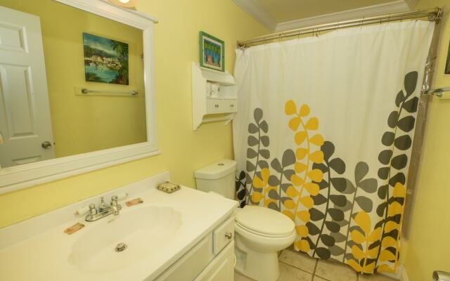 Sandpiper Cove 8245 Studio Bedroom Condo by RedAwning