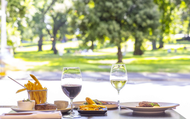 Radisson on Flagstaff Gardens Melbourne