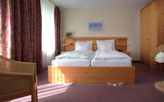 Hotel Rotkreuzplatz