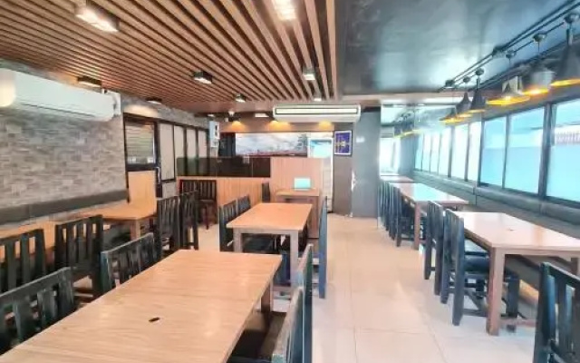 Poonsuk Place