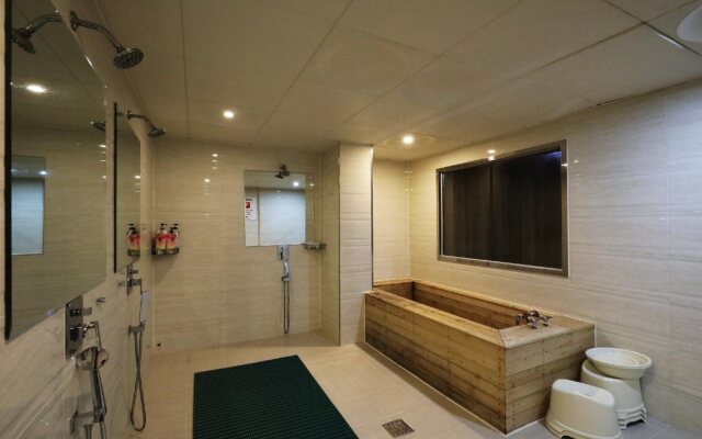 Gyeongju Tourist GG Hotel