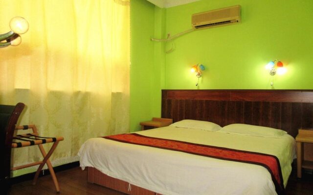 25 Four Seasons Youth Hostel