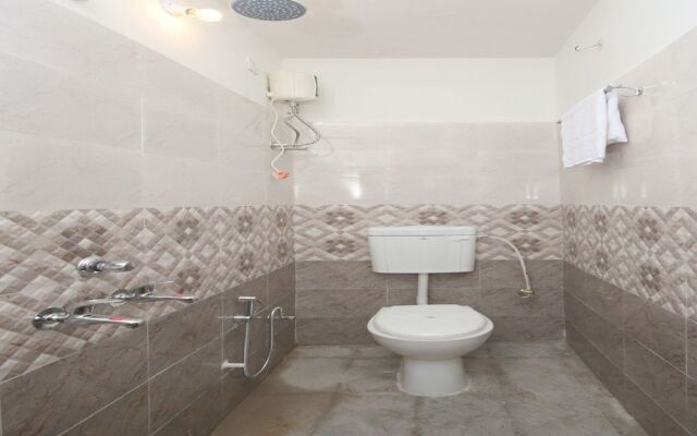 OYO 26738 Hotel Supreet