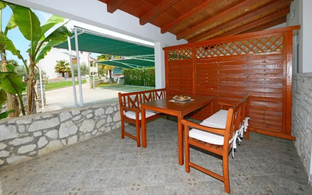 Comfortable Apartment With Terrace