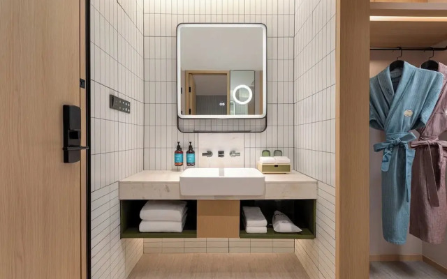 Atwell Suites Shanghai Wuning by IHG