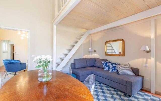 Santa Croce. Quiet, large and luminous loft