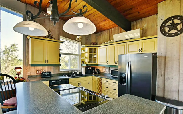 Rustic 5BR Escape  Sauna Hot Tub