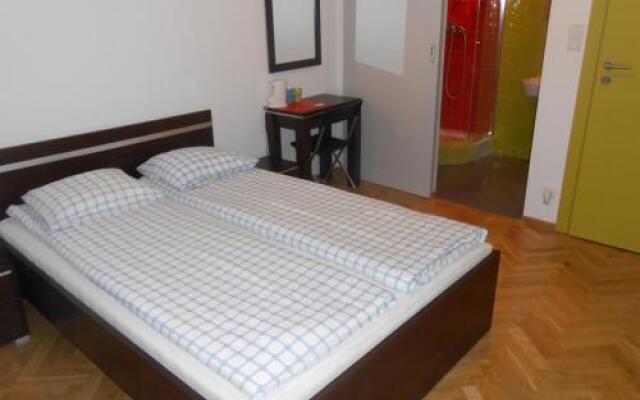 Lux Hostel