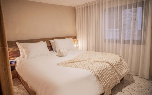 Yam Suites