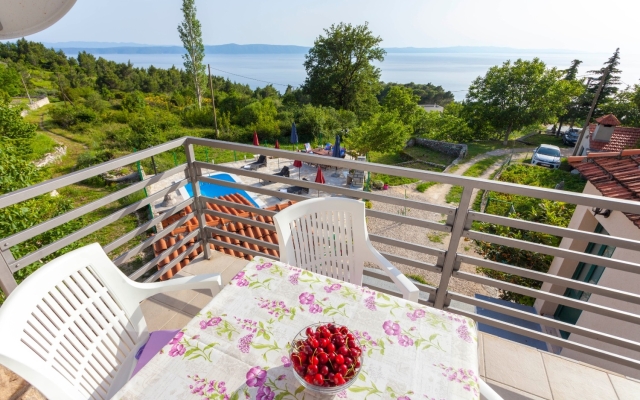 Holiday house Tonci - comfortable & surrounded by nature: Tucepi, Riviera Makarska