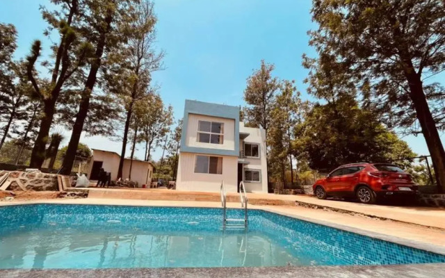 West Valley Villa Casa East