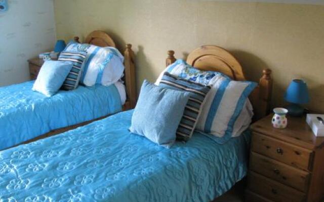 Three Horseshoes Inn