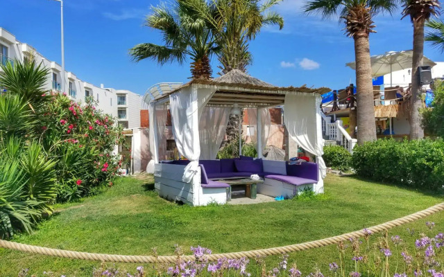 Sun and Sea Beach Hotel