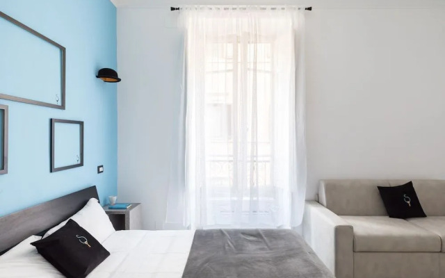 A World Aparts - The Artist's Suite