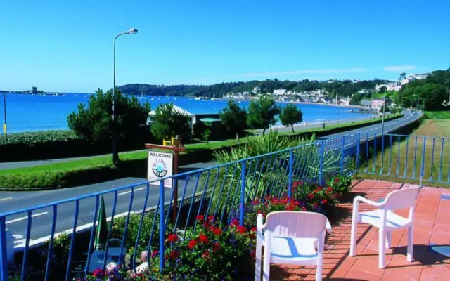 Au Caprice Guest House