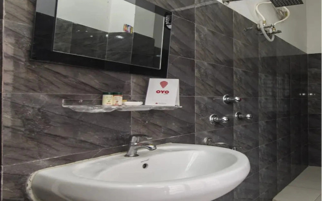 Hotel Aquarium By OYO Rooms