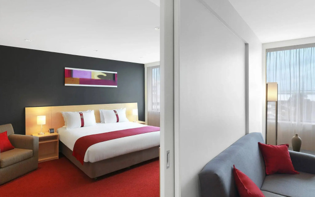 Holiday Inn Melbourne Airport by IHG