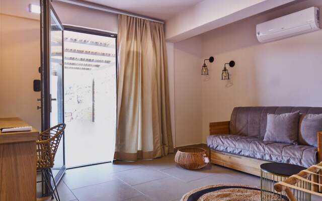 Amal Kythnos Suites