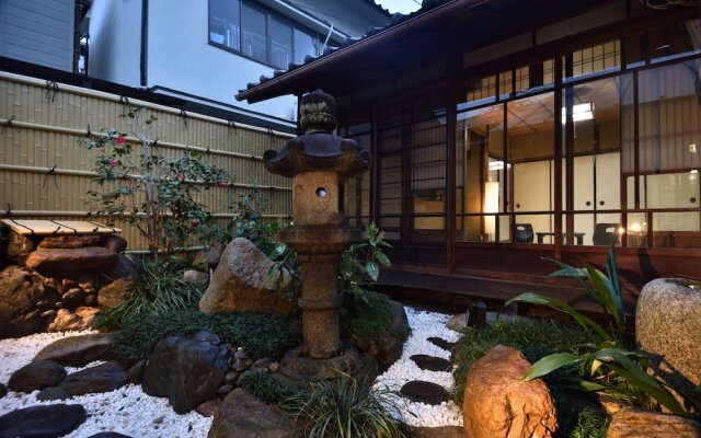 Rakusuian