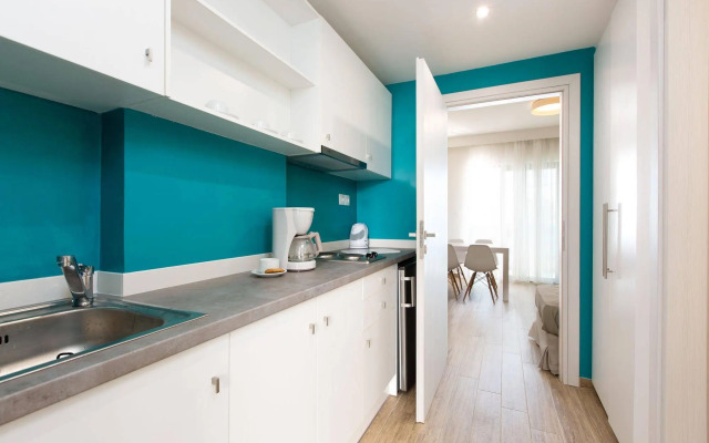 Golden Coast Apartments