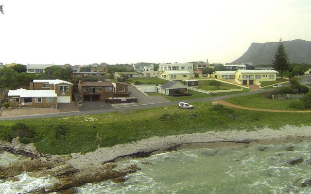 White Shark Backpackers
